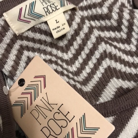 𝅺Pink rose sweater dress - Picture 8 of 11